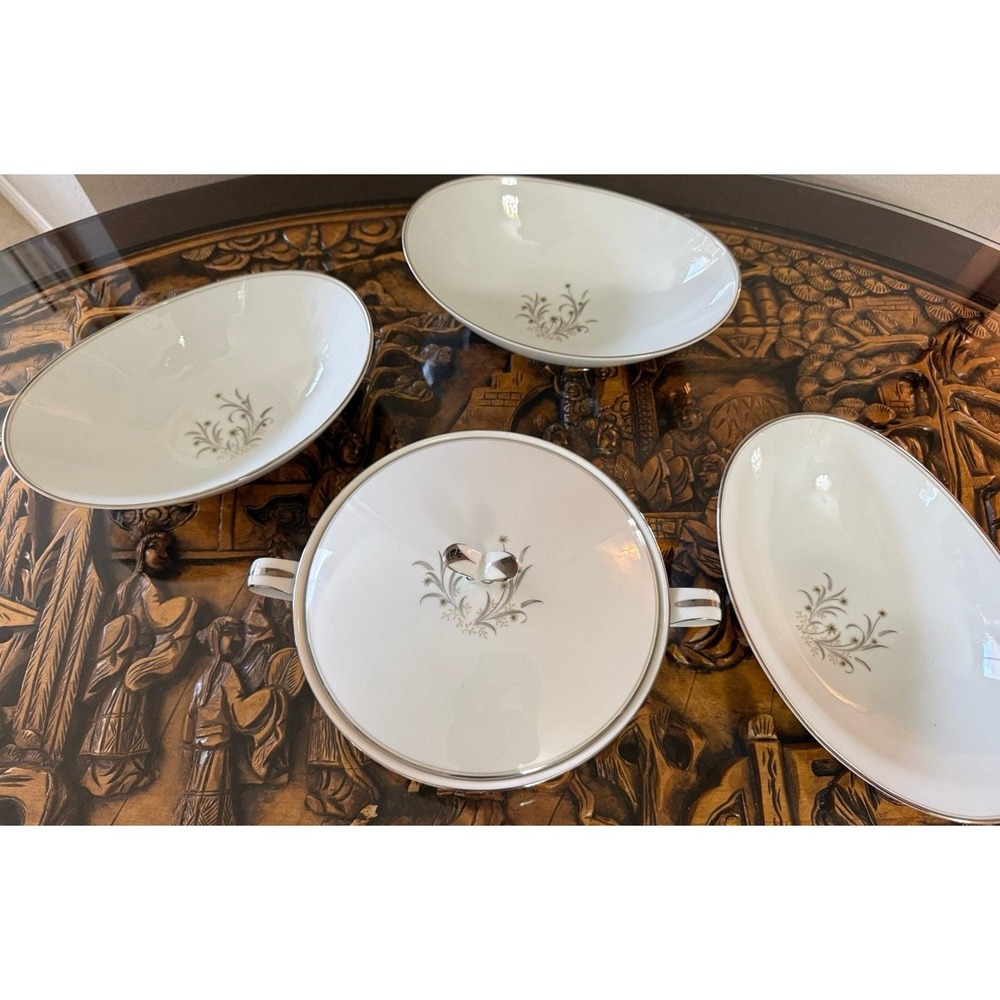 Noritake Oval Porcelain Casserole w/ Lid & Handles Gray Floral 3 Vegetable bowl